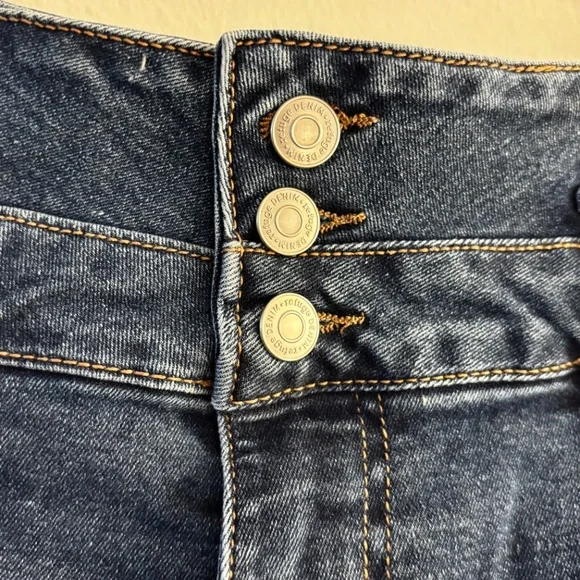 Ibiza Dark Wash Push Up Denim Short Jeans – Vintage Blue – US 13 - Picture 8 of 11